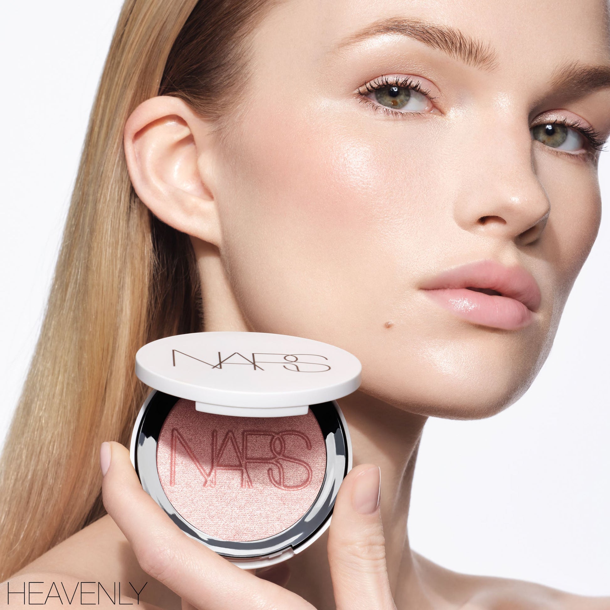 NARS Light Reflecting Luminizing powder - Beauty Icon -